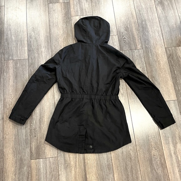 ONLY Light Weight Black Coat - Picture 4 of 9